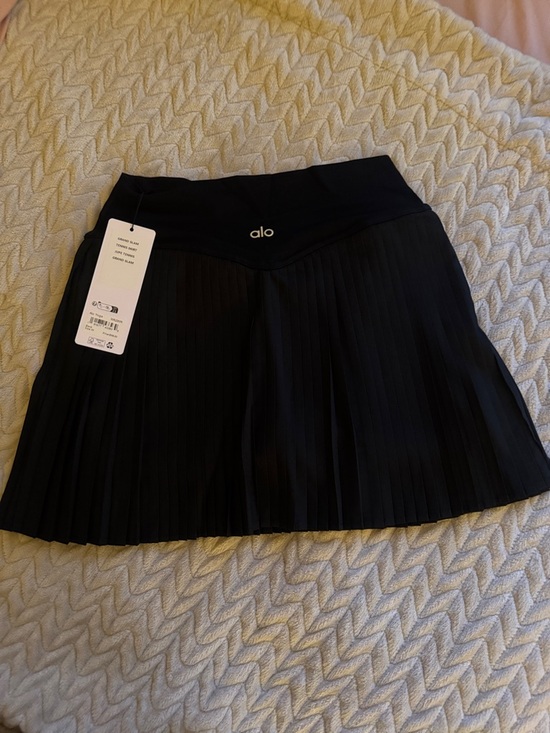 ALO Yoga Dresses & Skirts - ALO Yoga Black Pleated Skater Skirt